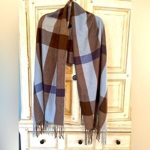 Soft plaid scarf / wrap